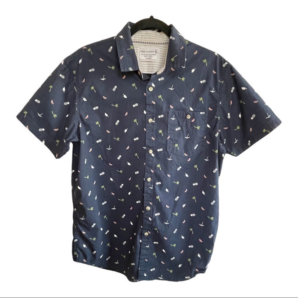 Free Planet ~ Mens shirt sleeved button down shirt ~ size Large